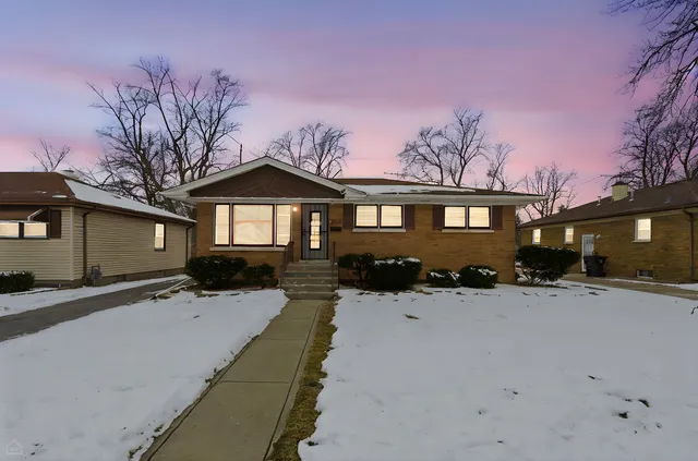 $189,900 | 16364 Evans Avenue, South Holland, IL 60473