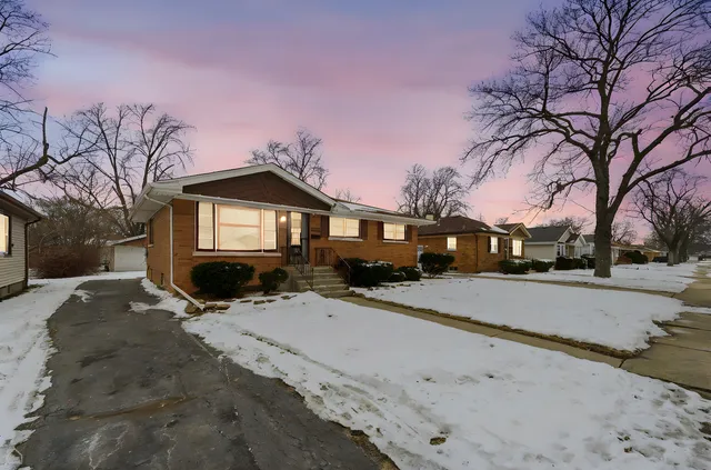 $189,900 | 16364 Evans Avenue, South Holland, IL 60473