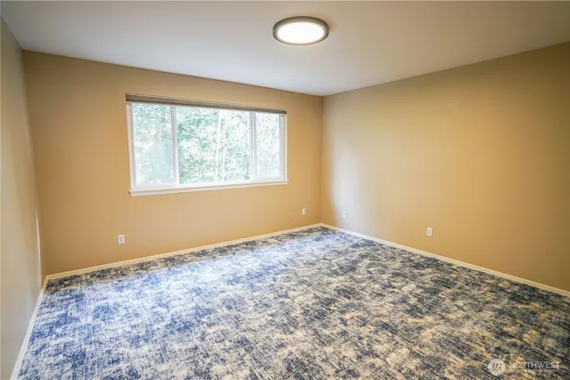 $3,900 | 11720 114th Place Northeast, Kirkland, WA 98034