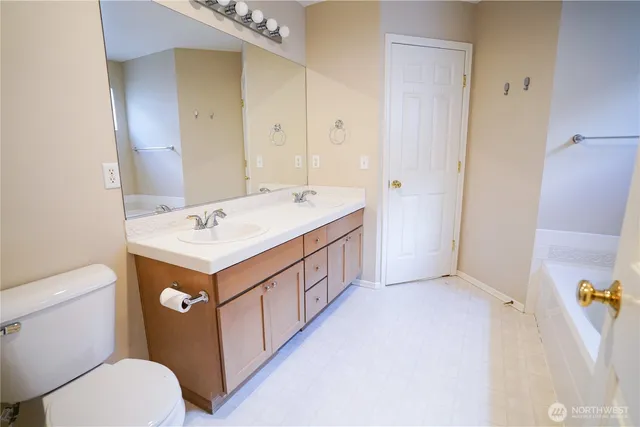 $3,900 | 11720 114th Place Northeast, Kirkland, WA 98034