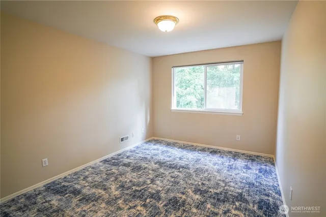 $3,900 | 11720 114th Place Northeast, Kirkland, WA 98034