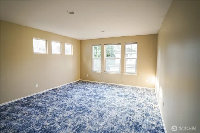 $3,900 | 11720 114th Place Northeast, Kirkland, WA 98034