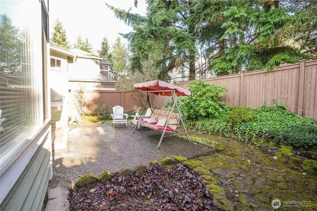 $3,900 | 11720 114th Place Northeast, Kirkland, WA 98034