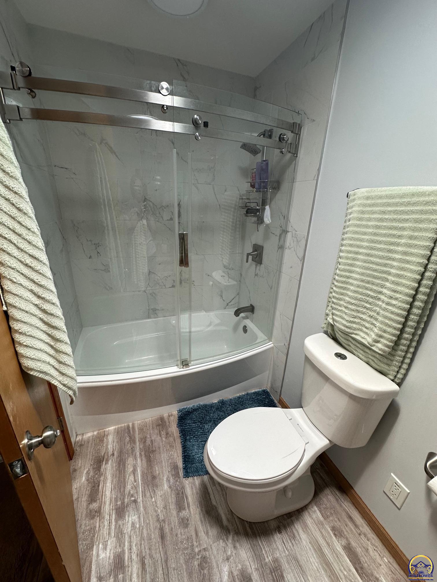 2802 Prairie Street Emporia, KS 66801 - Photo 17 of 37 Bathroom