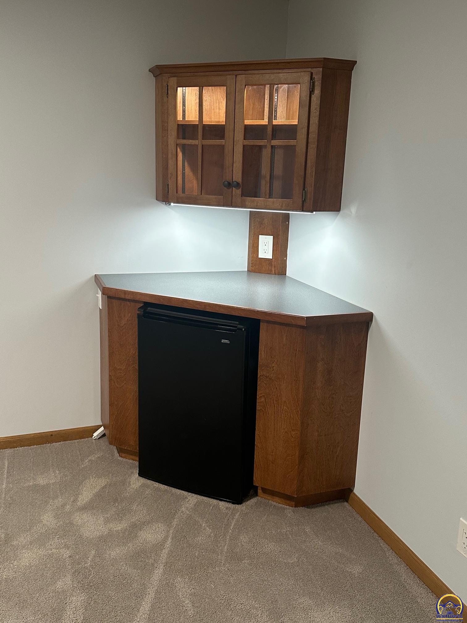 2802 Prairie Street Emporia, KS 66801 - Photo 27 of 37 Basement Bar