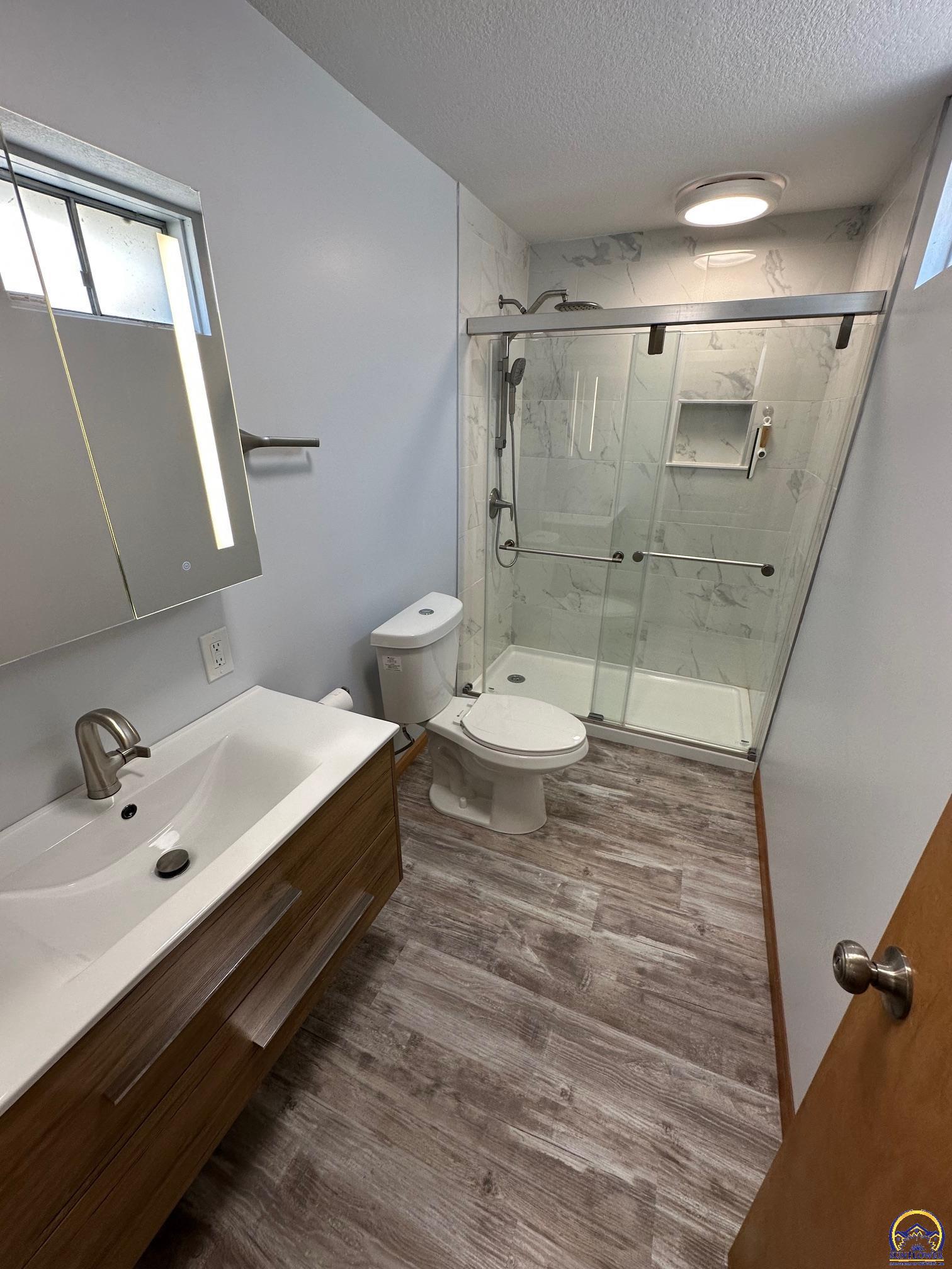 2802 Prairie Street Emporia, KS 66801 - Photo 32 of 37 Bathroom