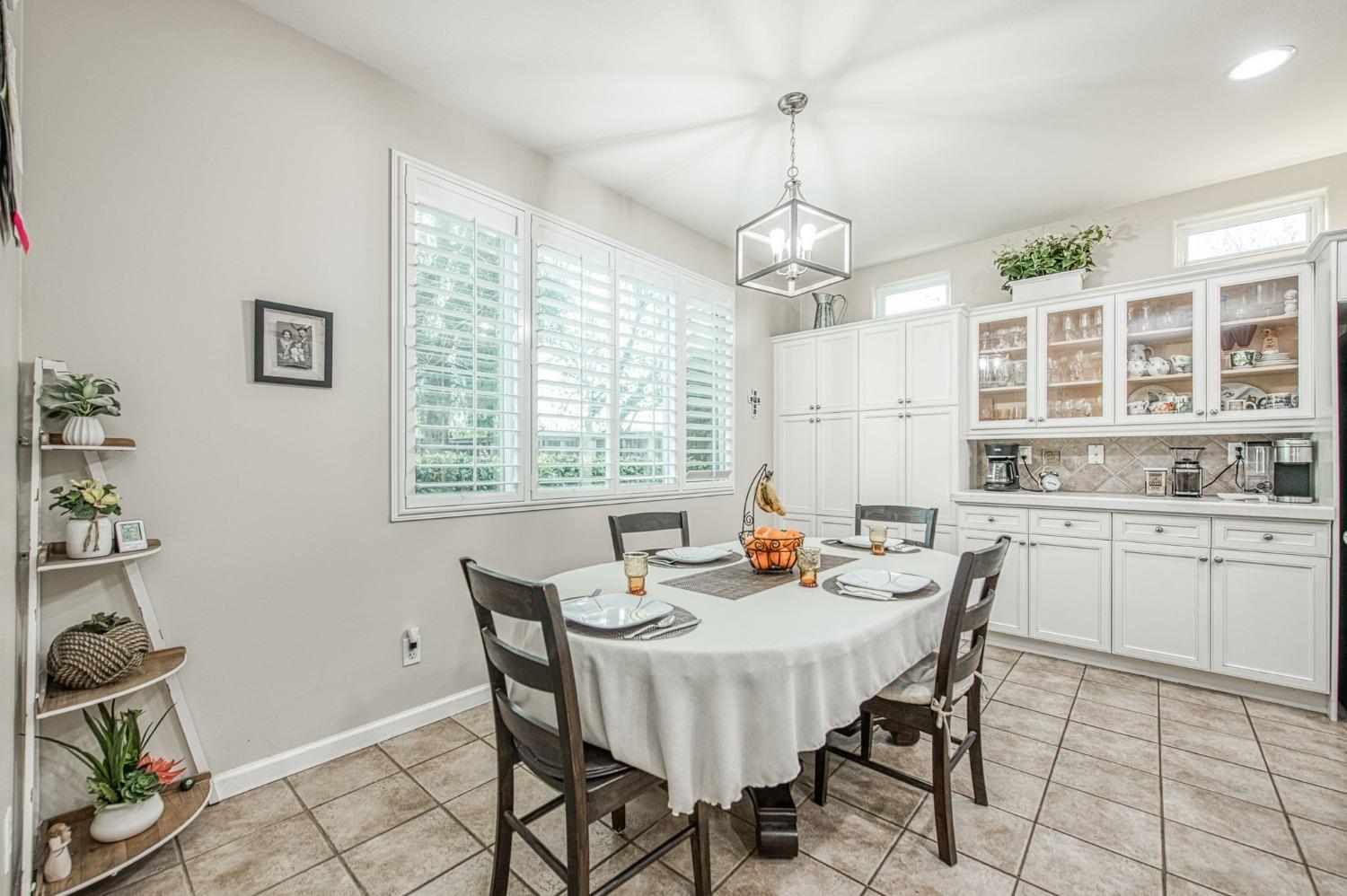 4626 North Arrow Ridge Way Clovis, CA 93619 - Photo 19 of 79