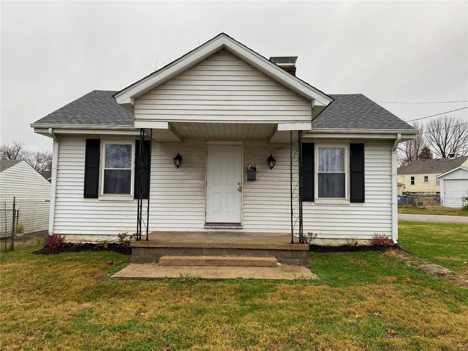 812 Milton Road Alton, IL 62002 - Photo 1 of 12 Gallery Image 1