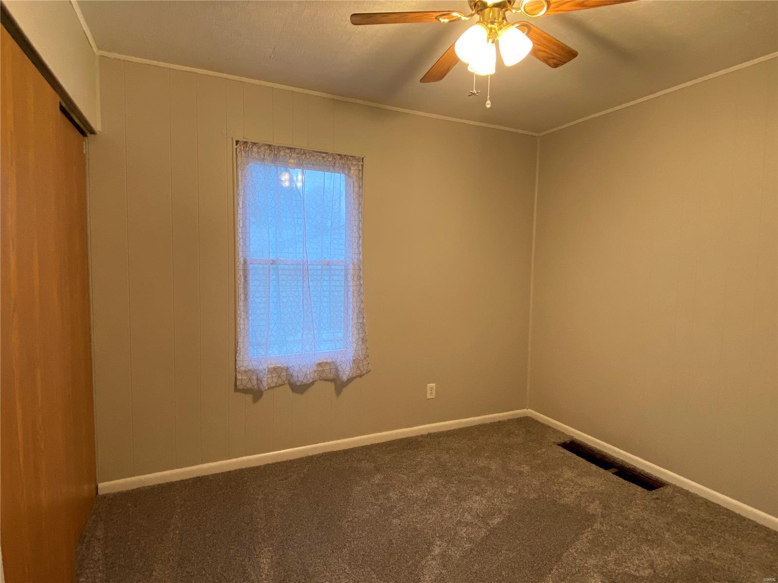 812 Milton Road Alton, IL 62002 - Photo 11 of 12 Gallery Image 11