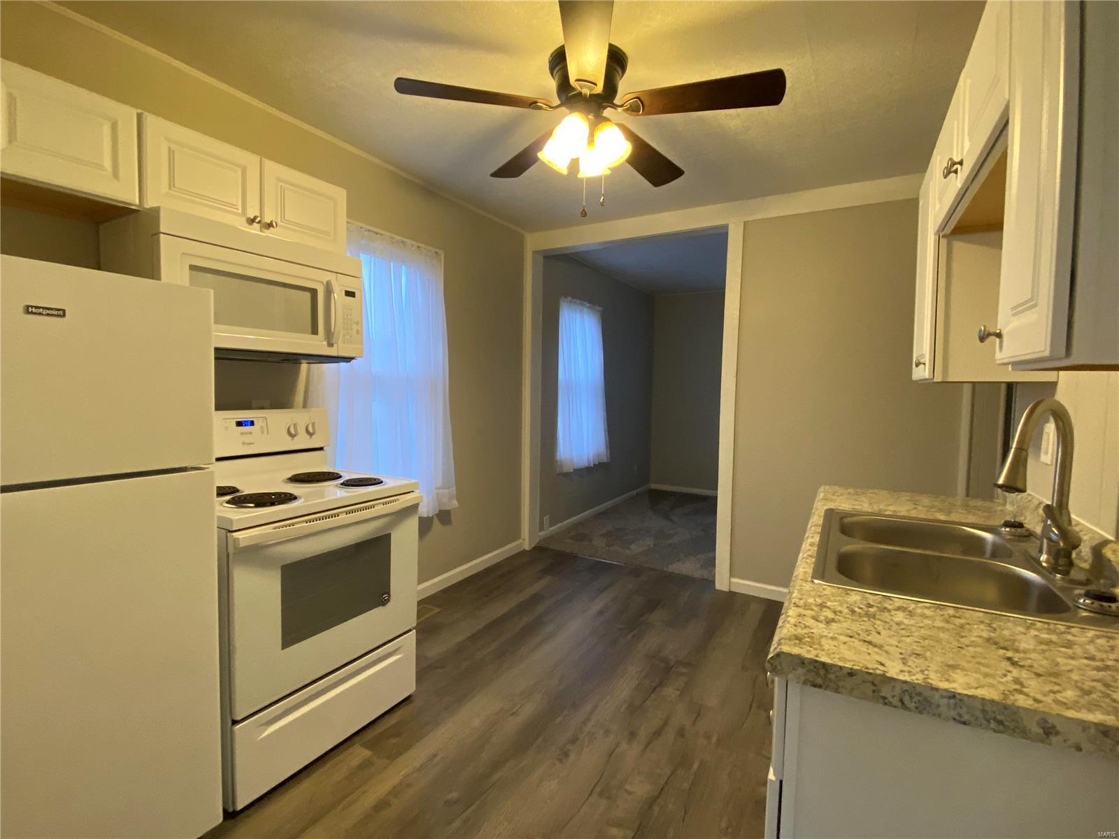 812 Milton Road Alton, IL 62002 - Photo 4 of 12 Gallery Image 4