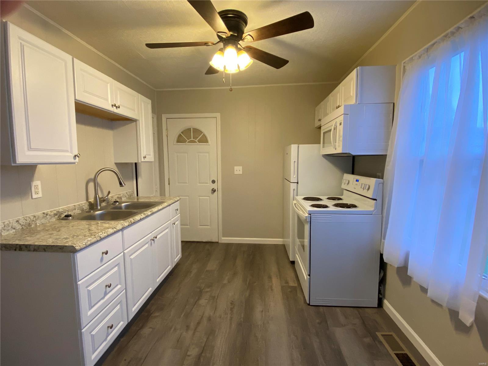 812 Milton Road Alton, IL 62002 - Photo 5 of 12 Gallery Image 5
