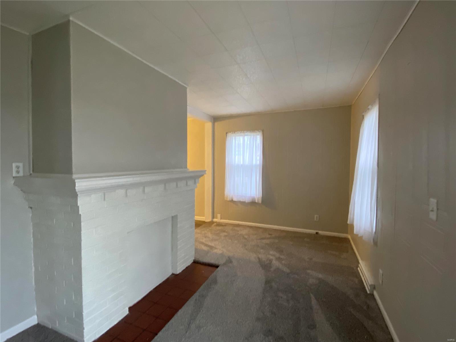 812 Milton Road Alton, IL 62002 - Photo 7 of 12 Gallery Image 7