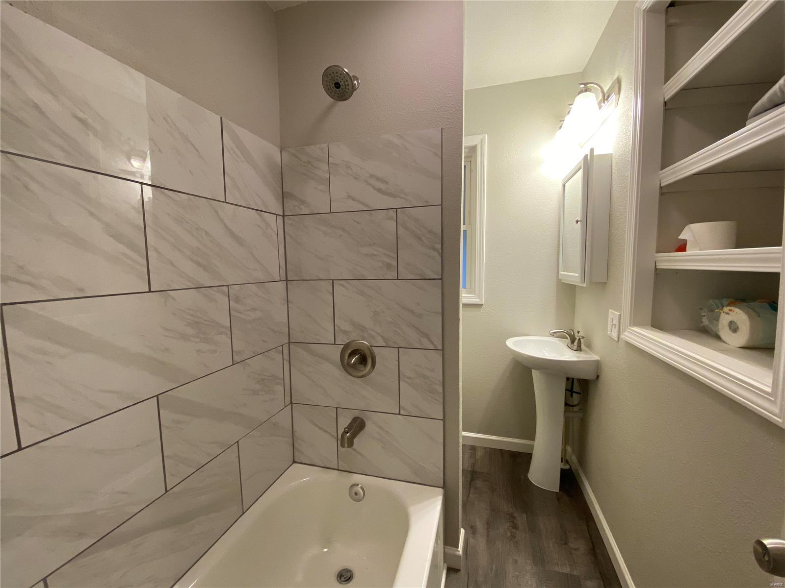 812 Milton Road Alton, IL 62002 - Photo 10 of 12 Gallery Image 10
