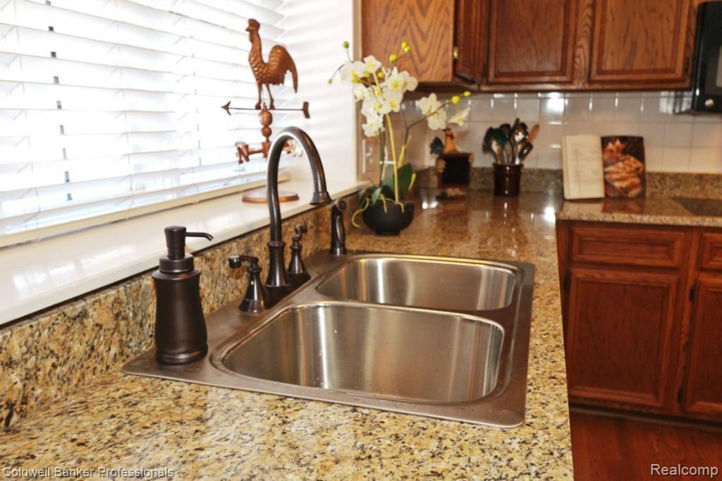 3208 Summit Ridge Drive Rochester Hills, MI 48306 - Photo 16 of 34