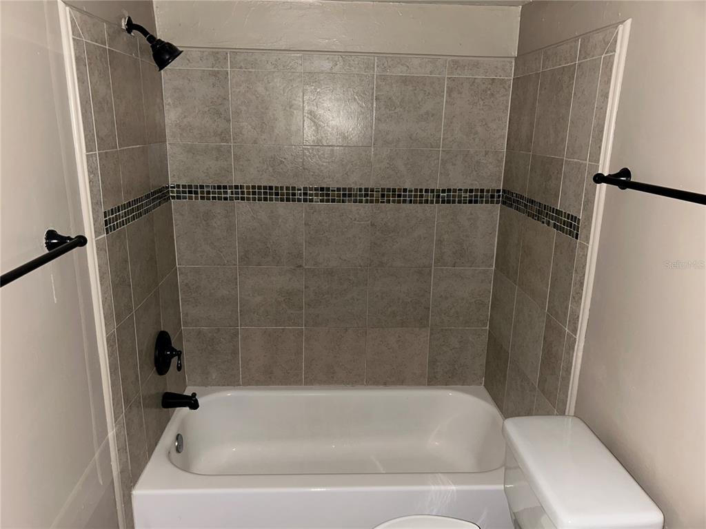 1015 Southwest 9th Street, Unit B2 Gainesville, FL 32601 - Photo 12 of 12