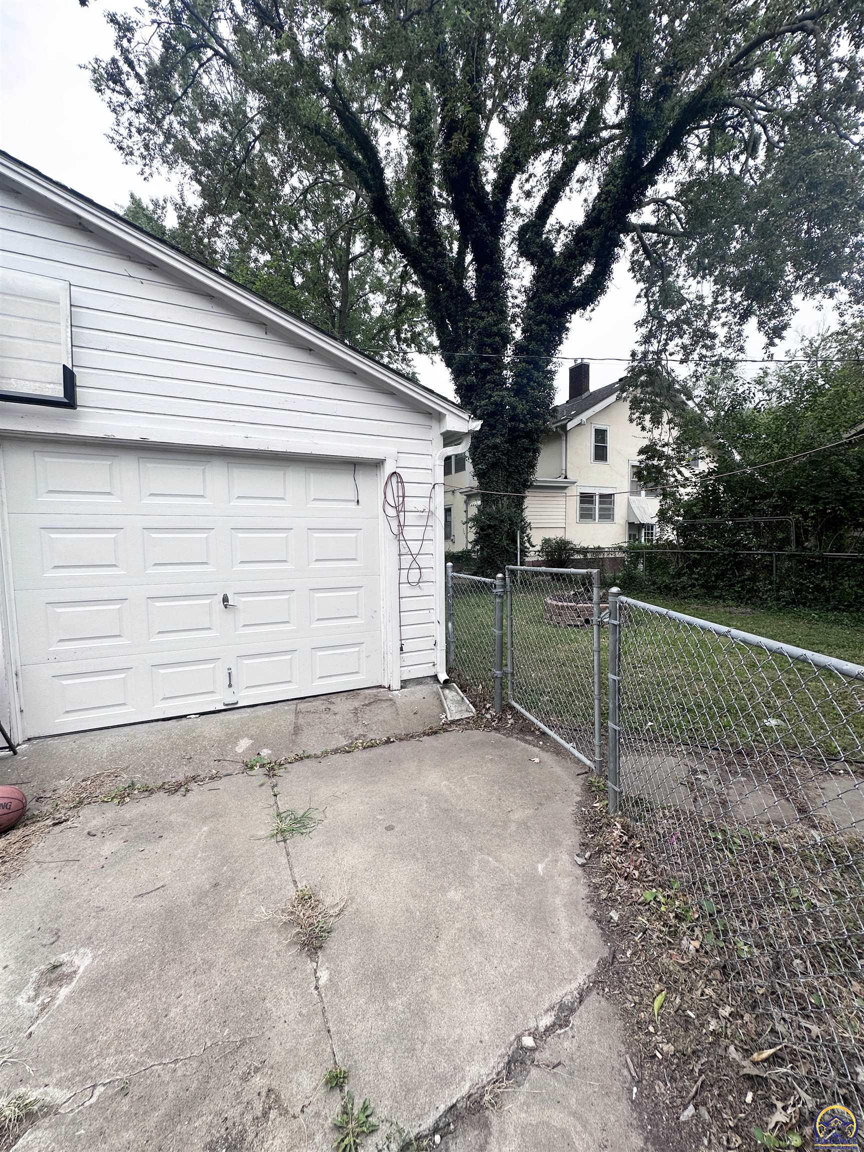 1717 Southwest 15th Street Topeka, KS 66604 - Photo 12 of 12