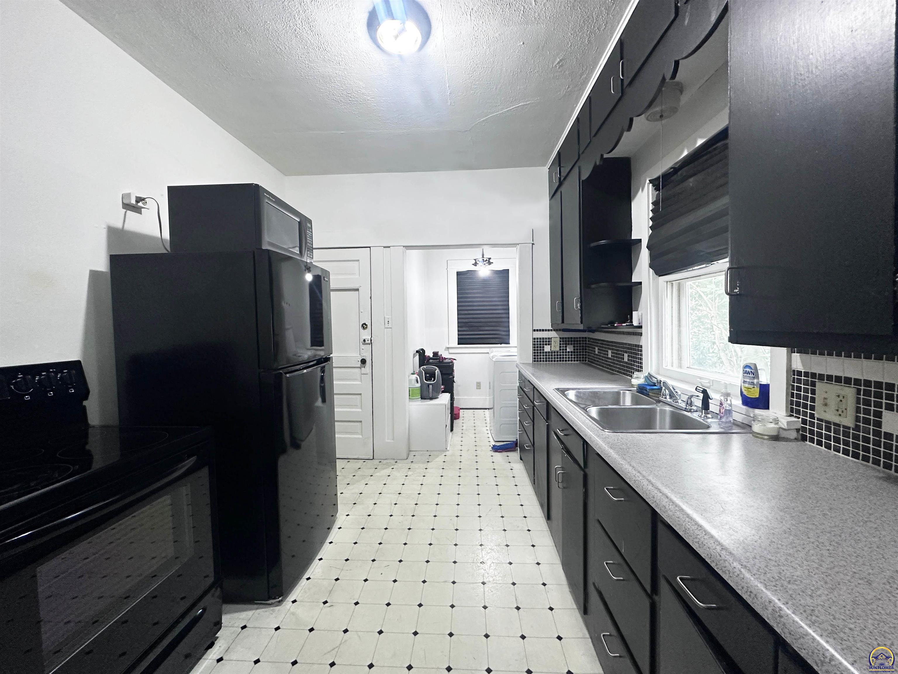 1717 Southwest 15th Street Topeka, KS 66604 - Photo 6 of 12