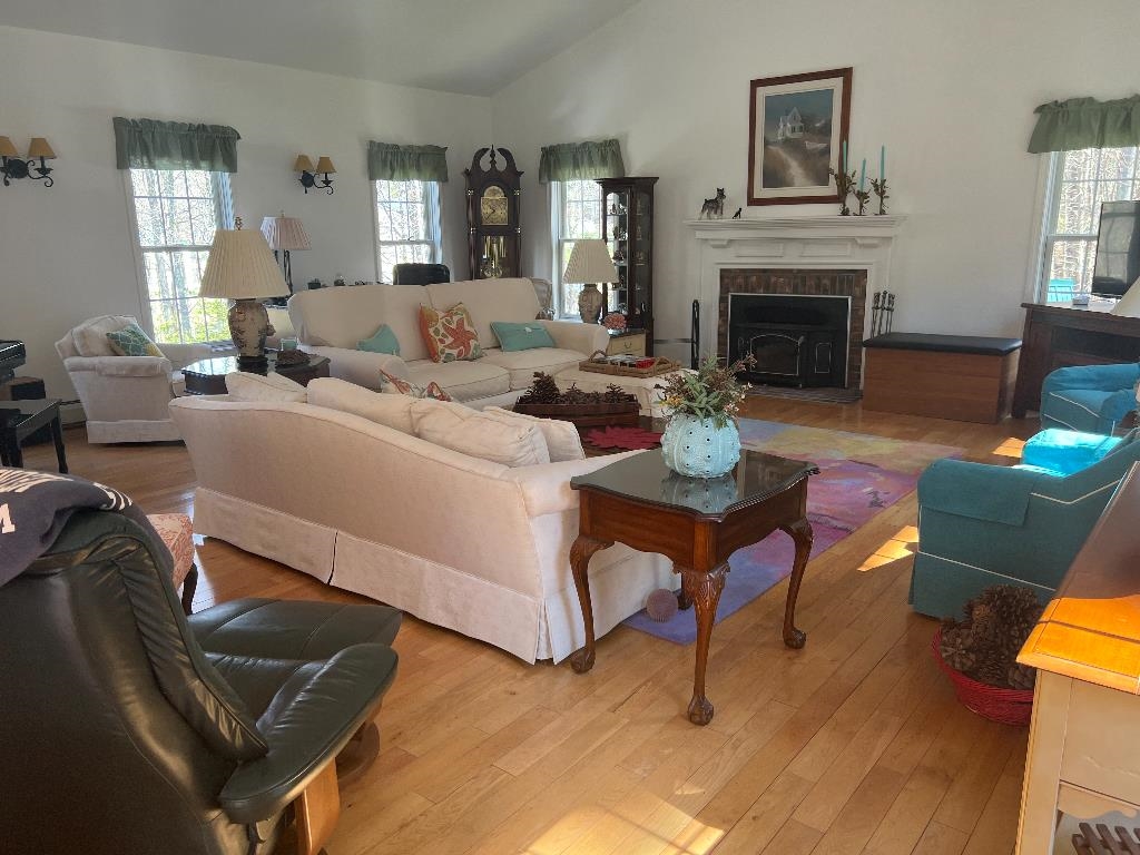 194 Old Wolfeboro Road Alton, NH 03809 - Photo 6 of 25 Gallery Image 6