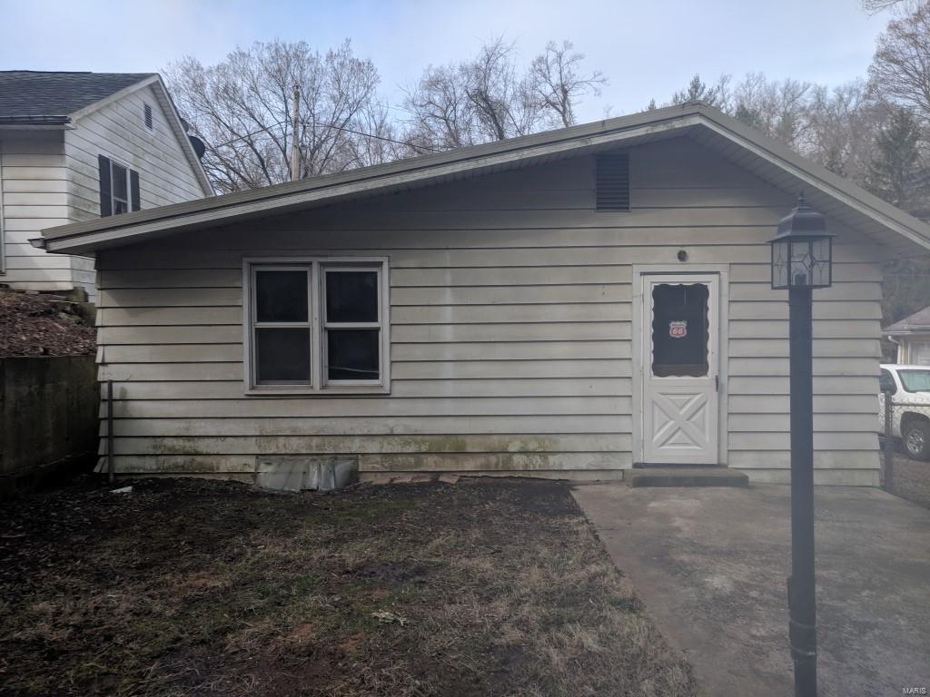 905 Rixon Street, Unit 1/2 Alton, IL 62002 - Photo 9 of 10 Gallery Image 9