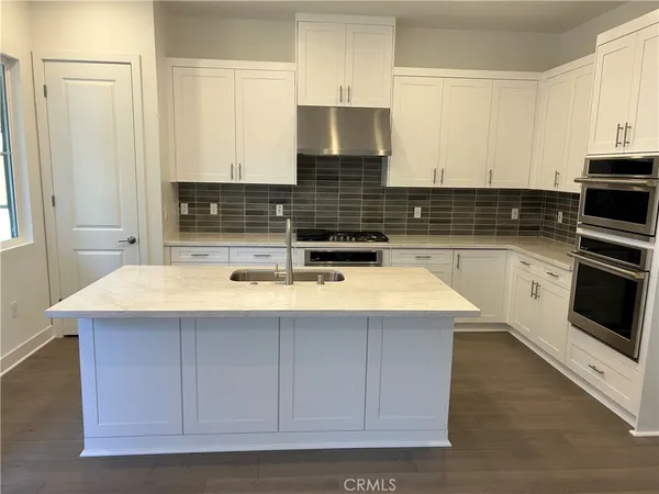 $6,000 | 168 Carmine, Irvine, CA 92618