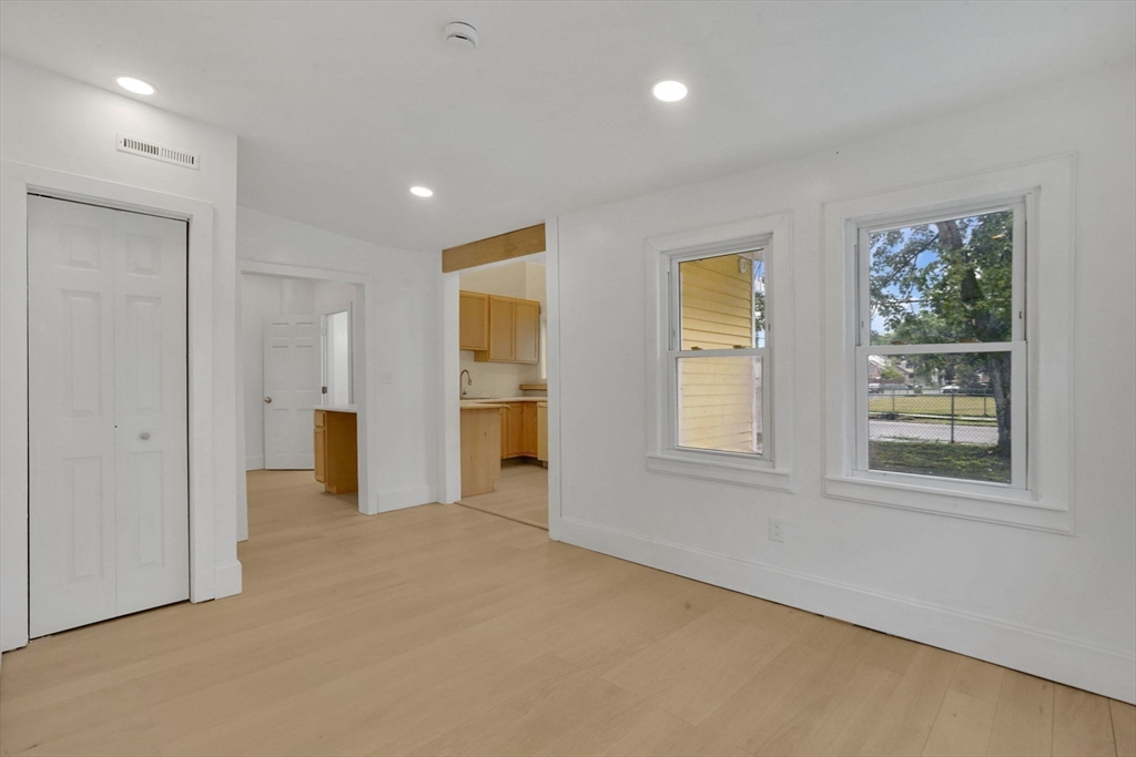 140 Wait Street Springfield, MA 01104 - Photo 14 of 28