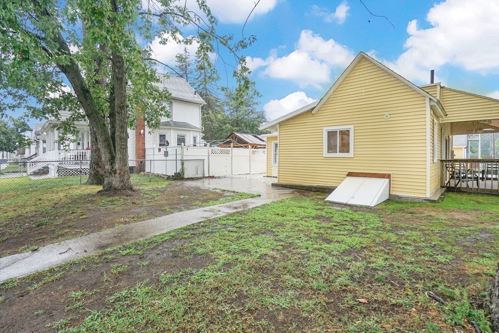 140 Wait Street Springfield, MA 01104 - Photo 27 of 28