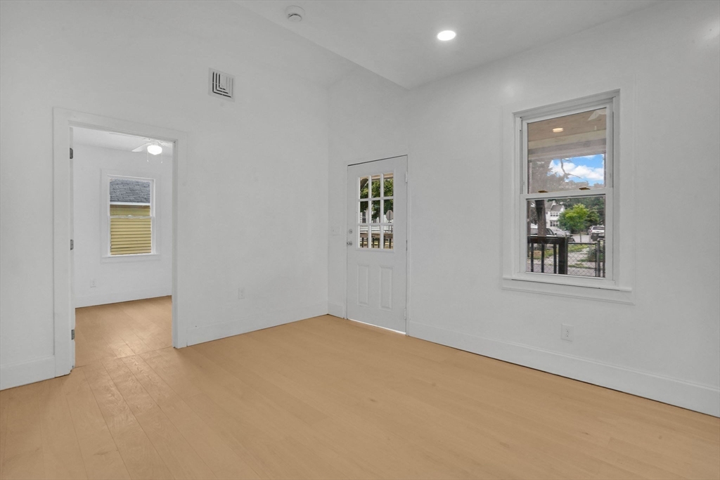 140 Wait Street Springfield, MA 01104 - Photo 9 of 28
