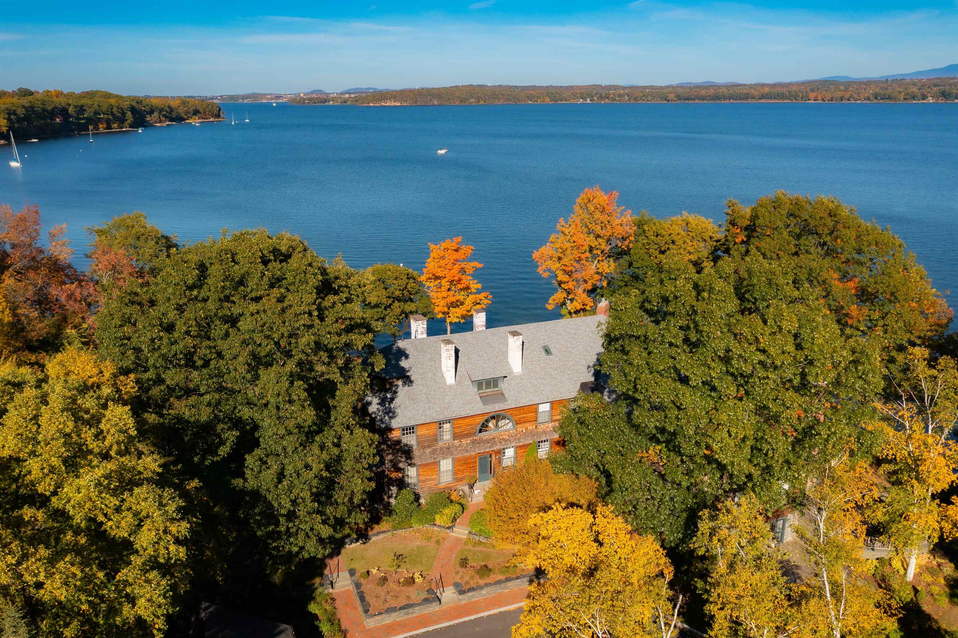 3410 Harbor Road Shelburne, VT 05482 - Photo 4 of 40 Gallery Image 4