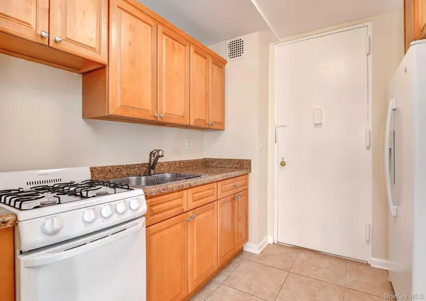 $1,750 | 101 Gedney Street, Unit 2N, Nyack, NY 10960