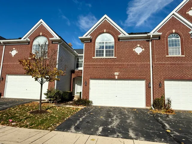 $3,995 | 153 Fulbright Lane, Schaumburg, IL 60194