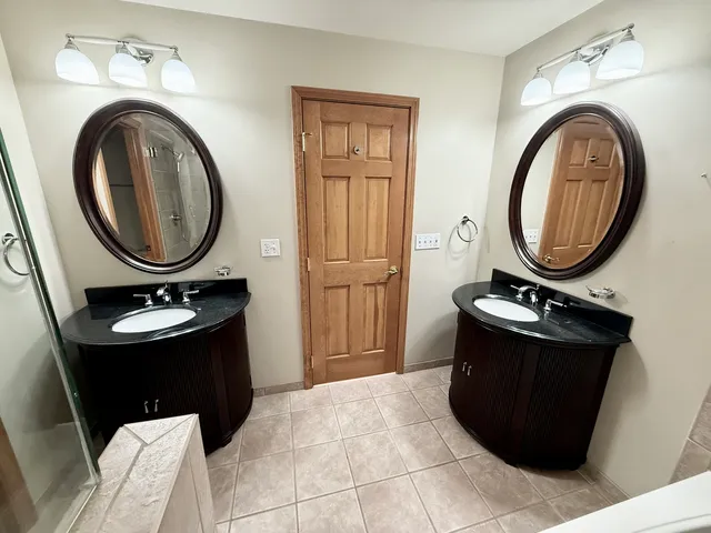 $3,995 | 153 Fulbright Lane, Schaumburg, IL 60194