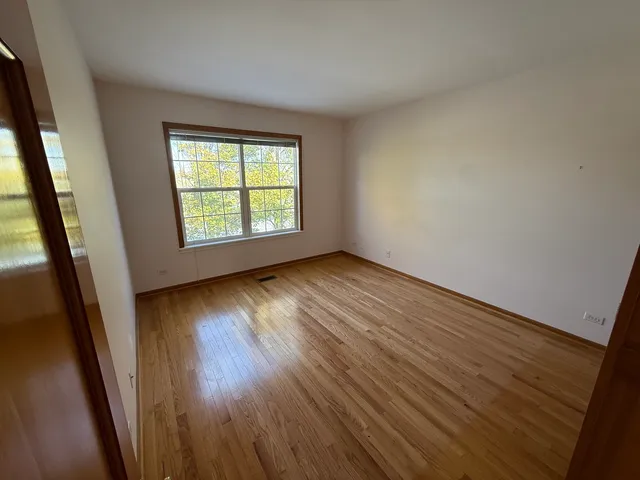 $3,995 | 153 Fulbright Lane, Schaumburg, IL 60194