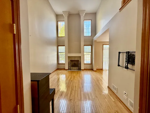 $3,995 | 153 Fulbright Lane, Schaumburg, IL 60194