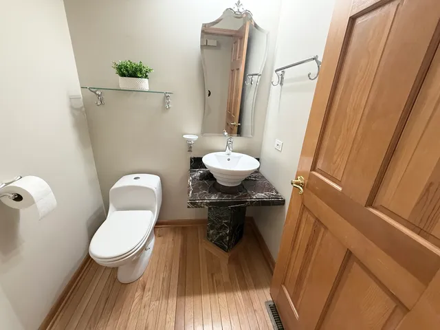 $3,995 | 153 Fulbright Lane, Schaumburg, IL 60194