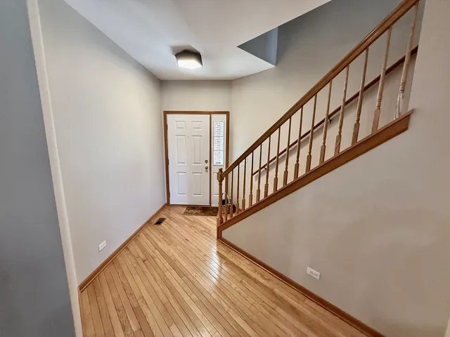 $3,995 | 153 Fulbright Lane, Schaumburg, IL 60194