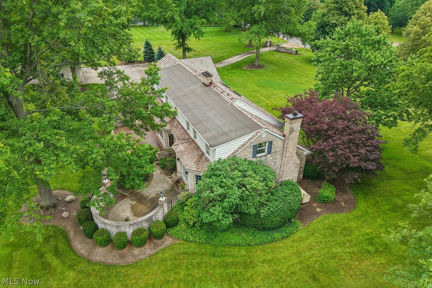 4551 Shaw Road Akron, OH 44333 - Photo 12 of 32