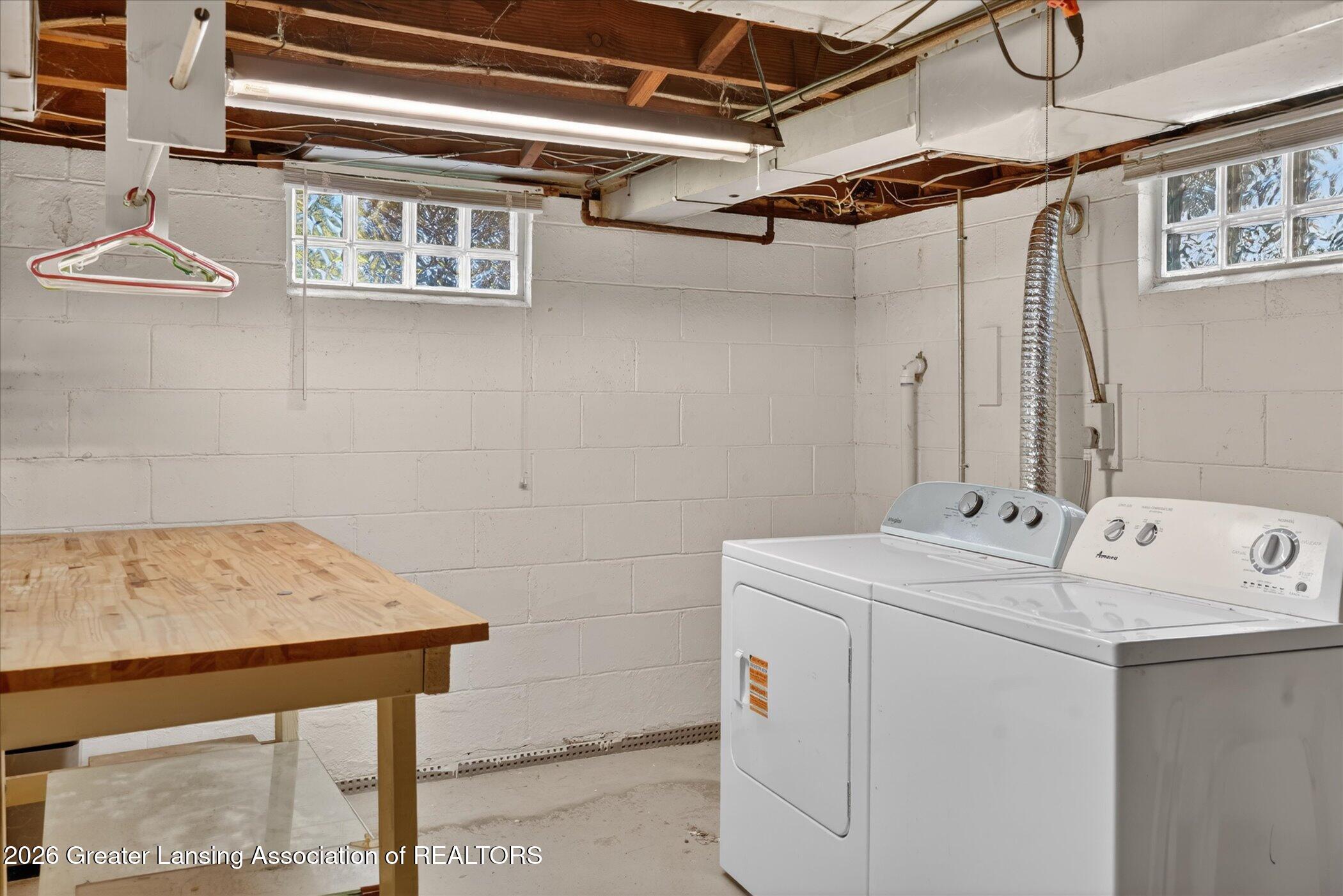 1910 Elmwood Road Lansing, MI 48917 - Photo 34 of 42 38-1910-Elmwood-Rd-Lansing-MI-48917-Wind