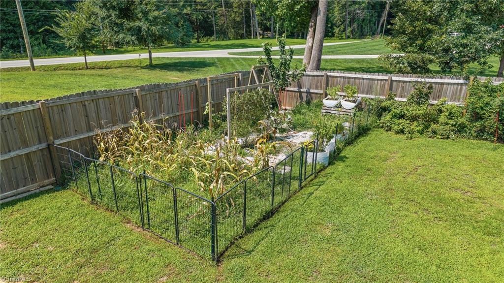 133 Stone Hollow Road Lexington, NC 27295 - Photo 37 of 43 Gallery Image 37