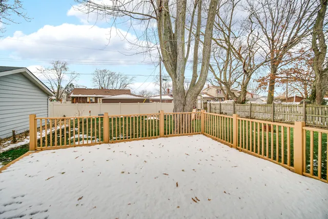 $349,000 | 9604 Hawthorne Drive, Munster, IN 46321