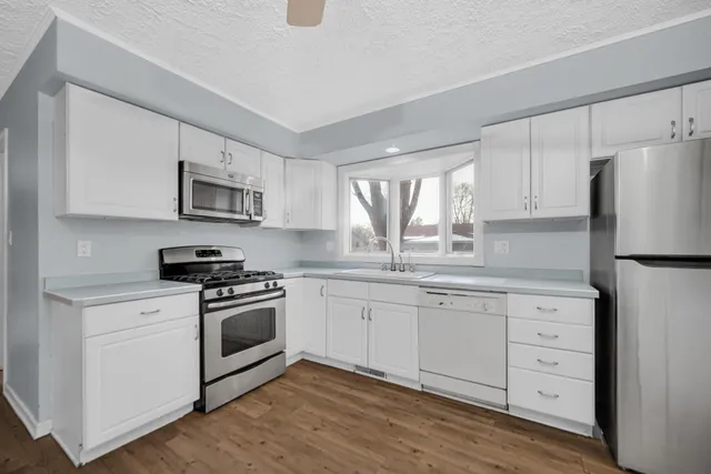 $349,000 | 9604 Hawthorne Drive, Munster, IN 46321