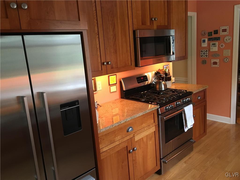 625 East Macada Road Bethlehem, PA 18017 - Photo 3 of 29 Gallery Image 3