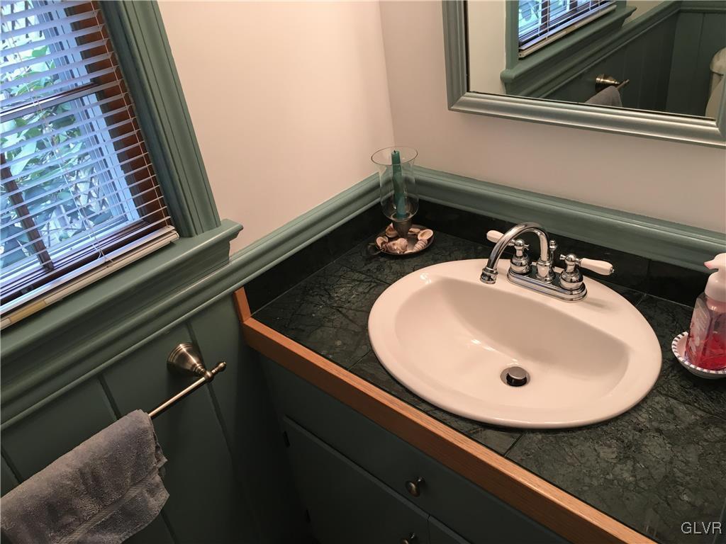 625 East Macada Road Bethlehem, PA 18017 - Photo 10 of 29 Gallery Image 10