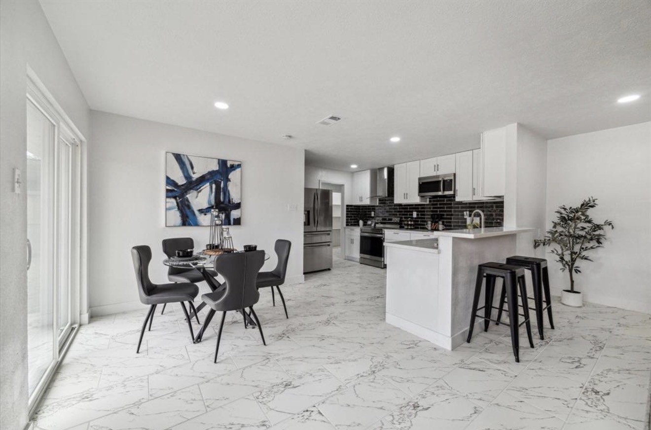 1210 Burning Tree Road Kingwood, TX 77339 - Photo 12 of 34