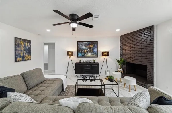 $3,300 | 1210 Burning Tree Road, Kingwood, TX 77339