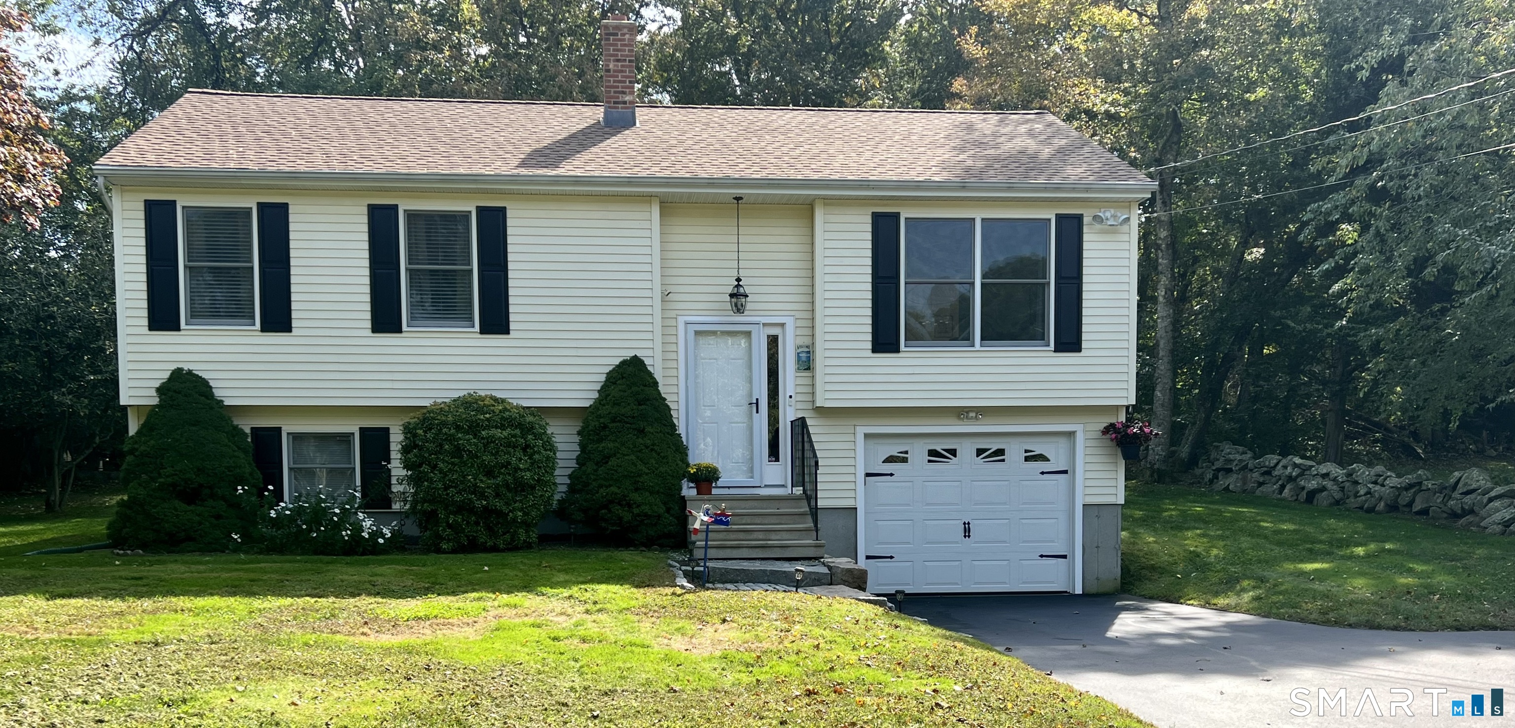 75 Mary Hall Road Stonington, CT 06379 - Photo 1 of 12 Gallery Image 1