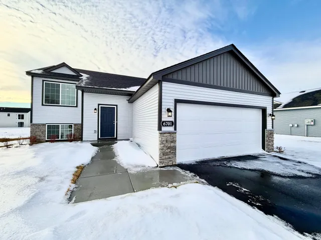 $357,900 | 6701 Granby Street, North Branch, MN 55056