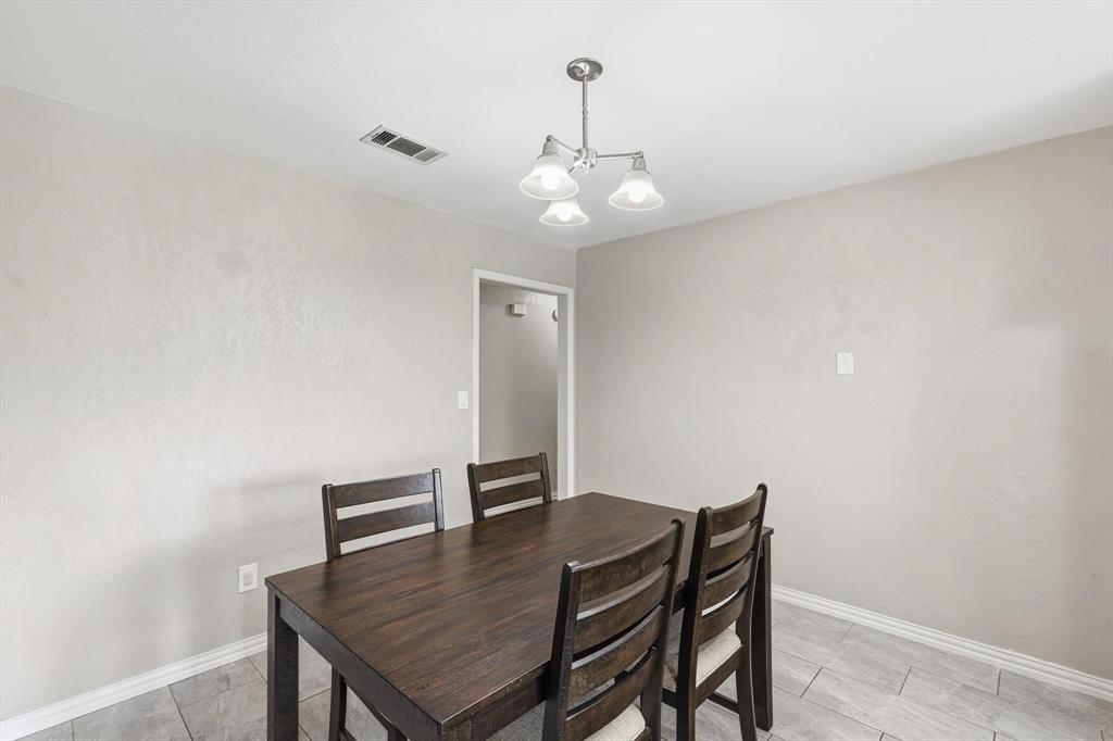 2413 Meadow View Bedford, TX 76021 - Photo 12 of 39