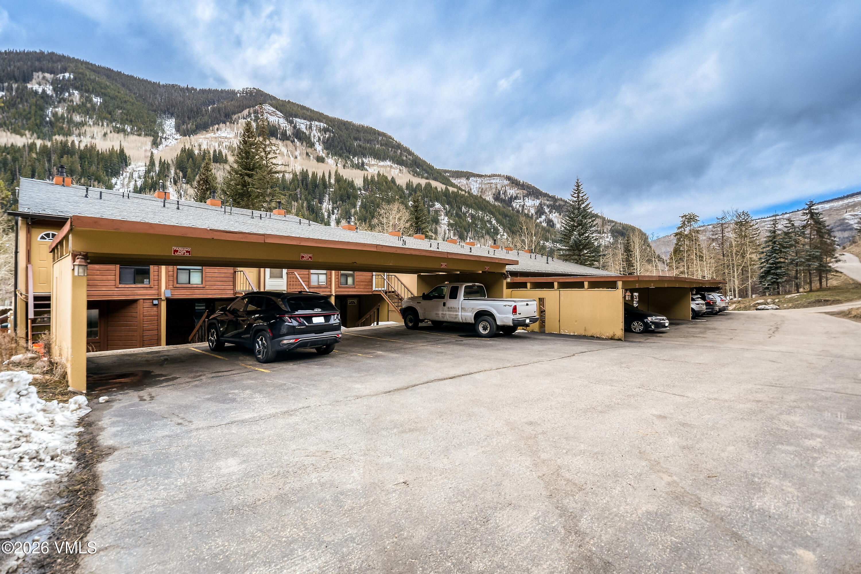 4506 Spruce Way, Unit 20 Vail, CO 81657 - Photo 16 of 17 a view of a large building