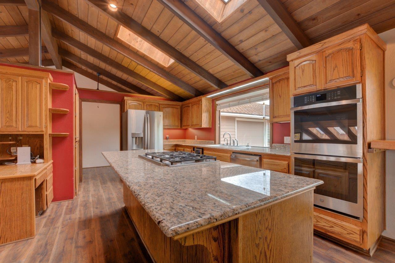 4000 North Foothill Road Medford, OR 97504 - Photo 16 of 67 b11
