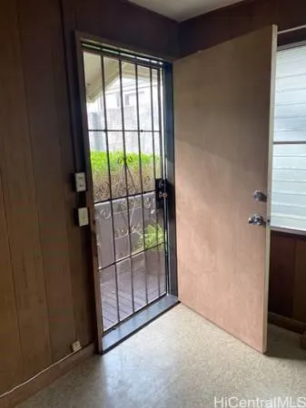 $1,800 | 54 Hiʻaloa Street, Honolulu, HI 96817